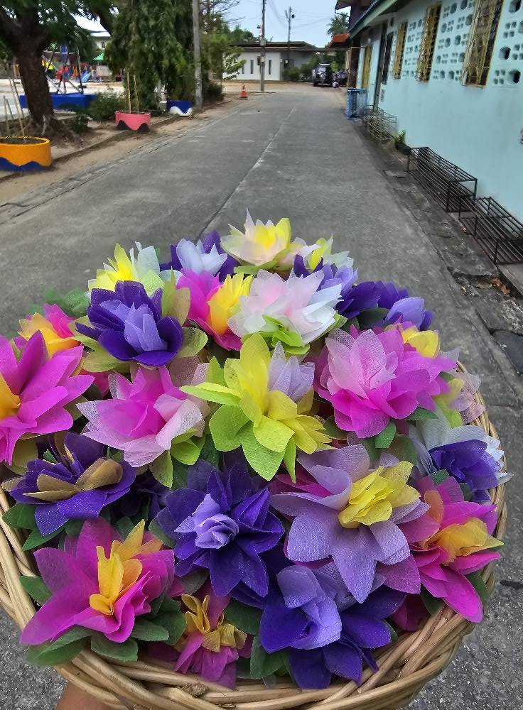 เหรียญโปรยทาน