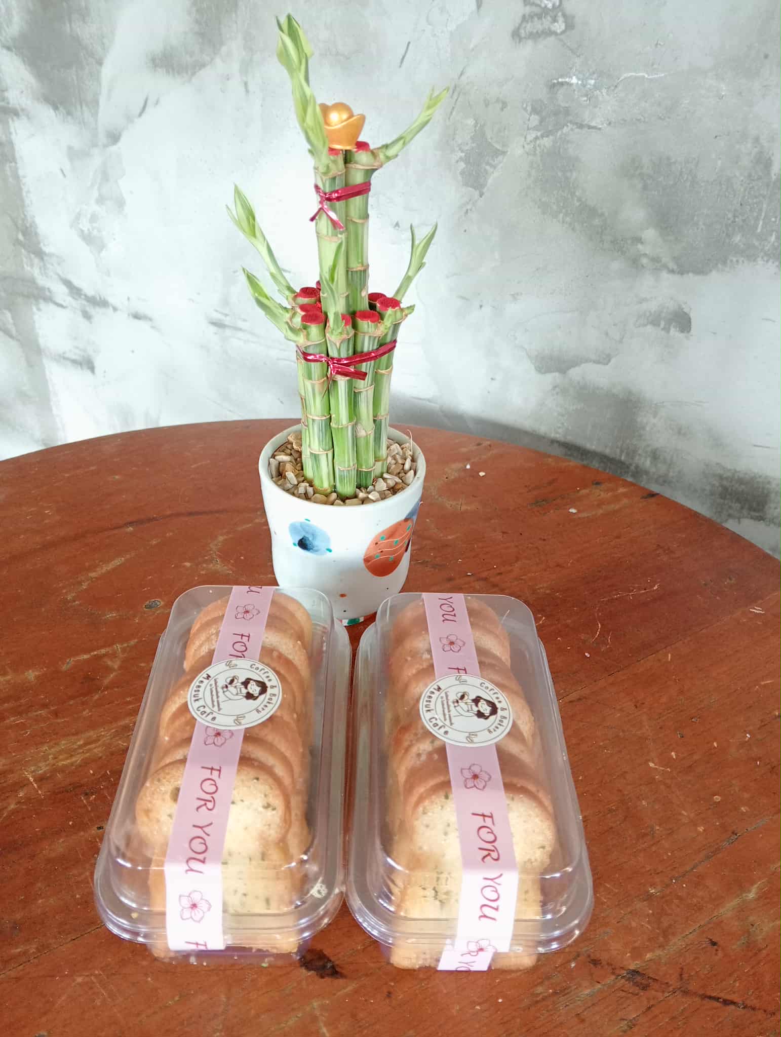 ขนมปังกรอบเนยกระเทียม